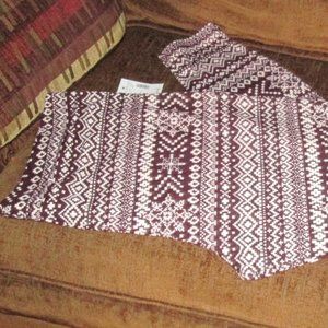 Maurices Snowflake Leggings Burgundy NWT